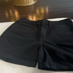 Old Navy High Waisted WOW black washed jean shorts, 5” inseam, size 8
